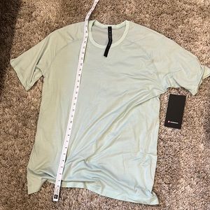 Men’s extra large Lululemon metal vent tech short sleeve workout shirt new